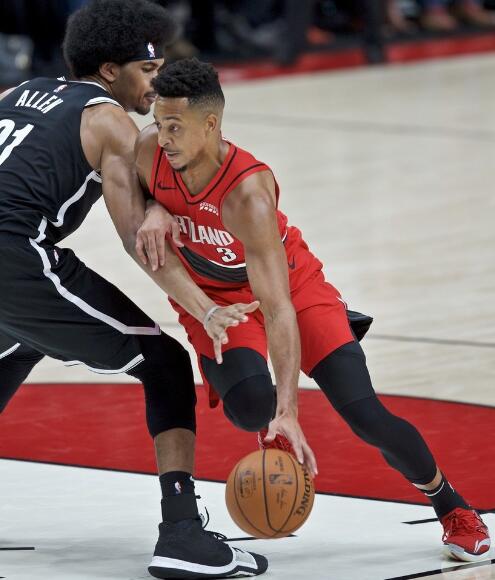 NBA常规赛，开拓者115-119负于篮网