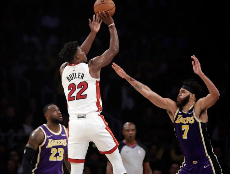 NBA常规赛，热火80-95不敌湖人