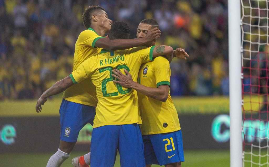 巴西足球界人士筹捐100万欧 帮组困难家度过疫情