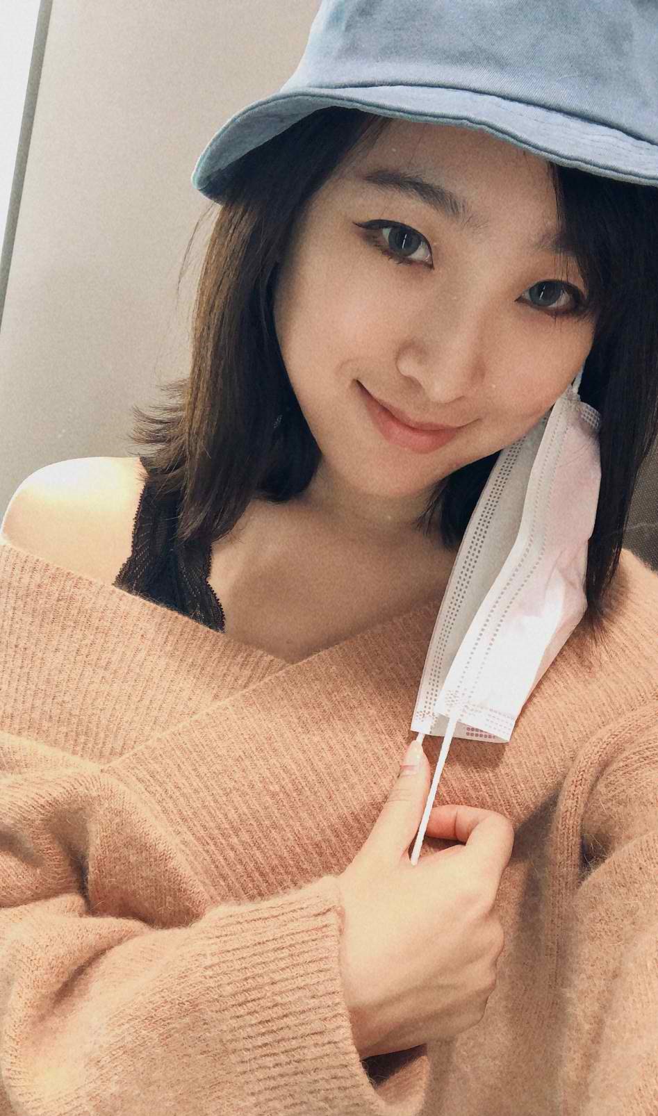 篮球宝贝孙峥自拍 清纯与妩媚并存的女神