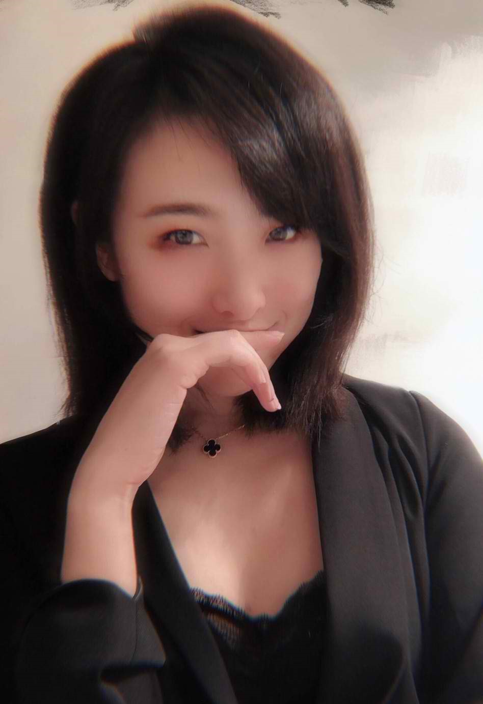 篮球宝贝孙峥自拍 清纯与妩媚并存的女神
