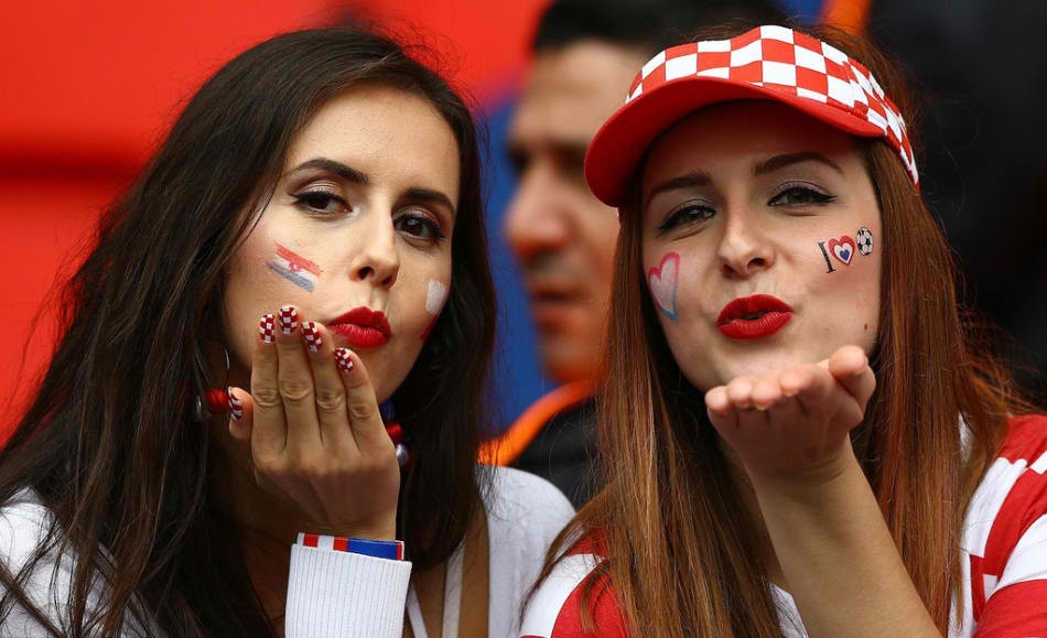 回顾：欧洲杯观战的那些高颜值女球迷