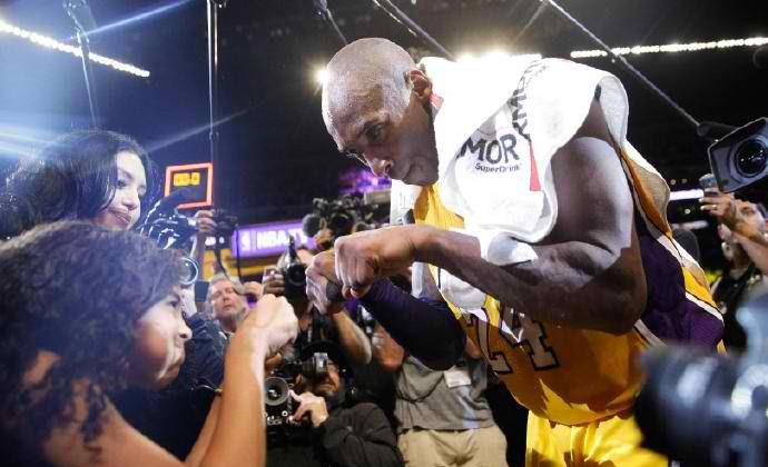 科比妻子瓦妮莎发文纪念二女吉安娜14岁生日