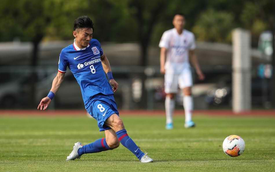 蓝白对决：上海申花队内争霸赛