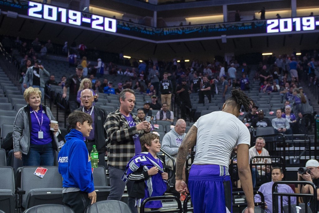 NBA国王运营总裁：受疫情影响 球队三分之一的正式员工将停工至10月！