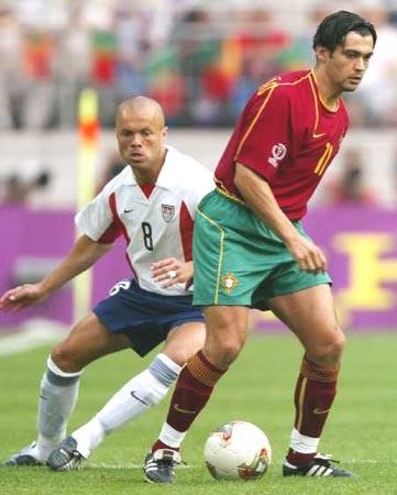 作为替补球员康西卡奥在2000年欧洲杯中发挥非常强势