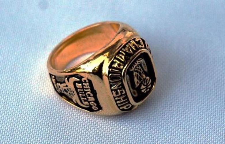 费迪特纳：拍卖市场上NBA冠军戒指很有收藏价值