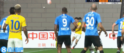 大连人 VS 江苏苏宁 图集