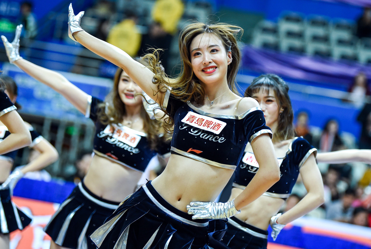 今日图集：赛场精灵啦啦队