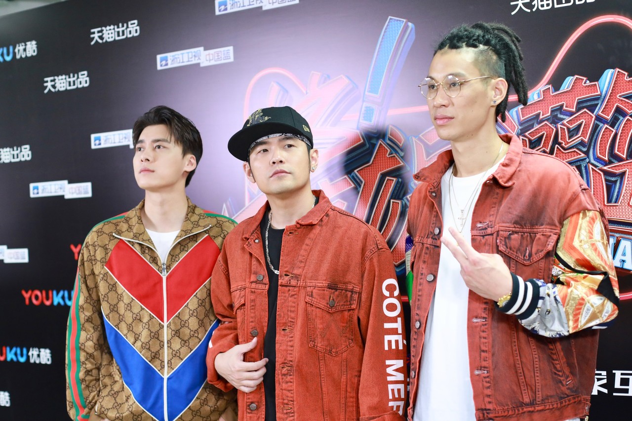 今日图集：娱乐圈中你觉得哪位打球最强？