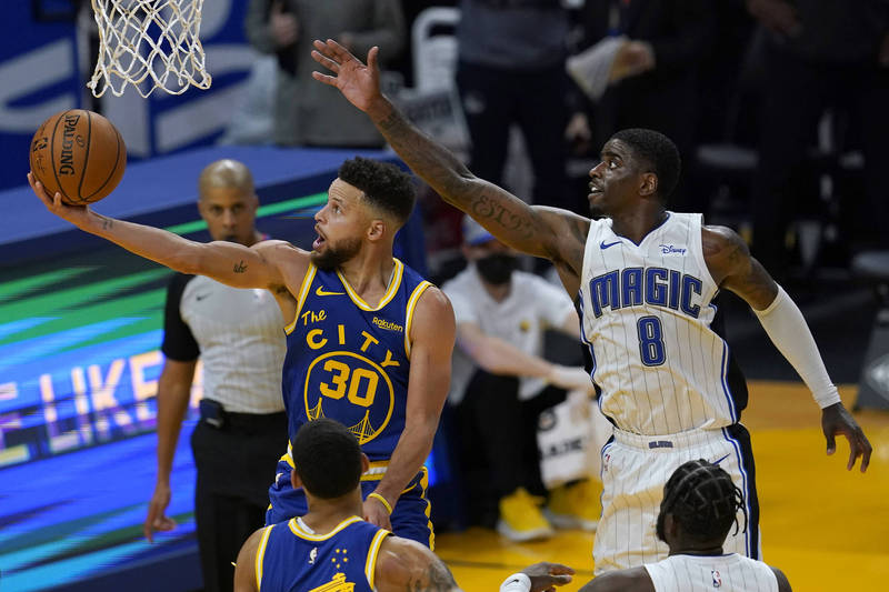 库里轰40分率队逆转魔术今日NBA战绩