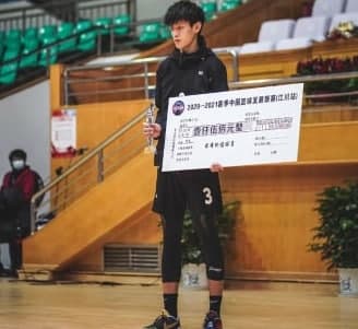 重磅！中国18岁小将2022年参加NBA选秀，他真的来了！