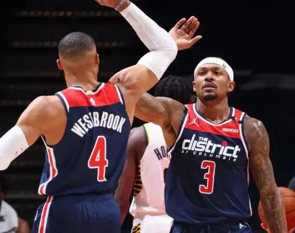 406+403！威少创造了NBA纪录，比肩上古大神张伯伦