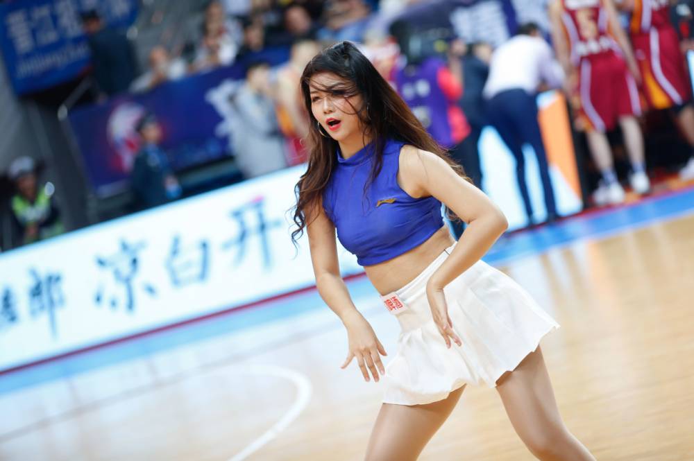 今日图集：灵动的CBA啦啦队姑娘