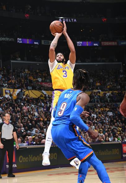 NBA常规赛 湖人主场挑战雷霆 图集