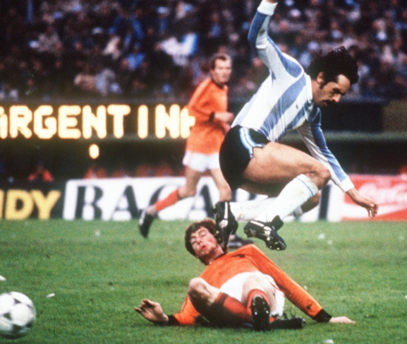 曾助阿根廷夺1978年世界杯 卢克因染冠病心脏病逝世