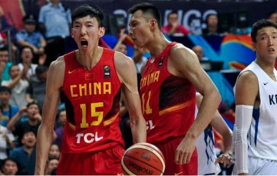 中国男篮在球员配置和战术方面存在那些问题？